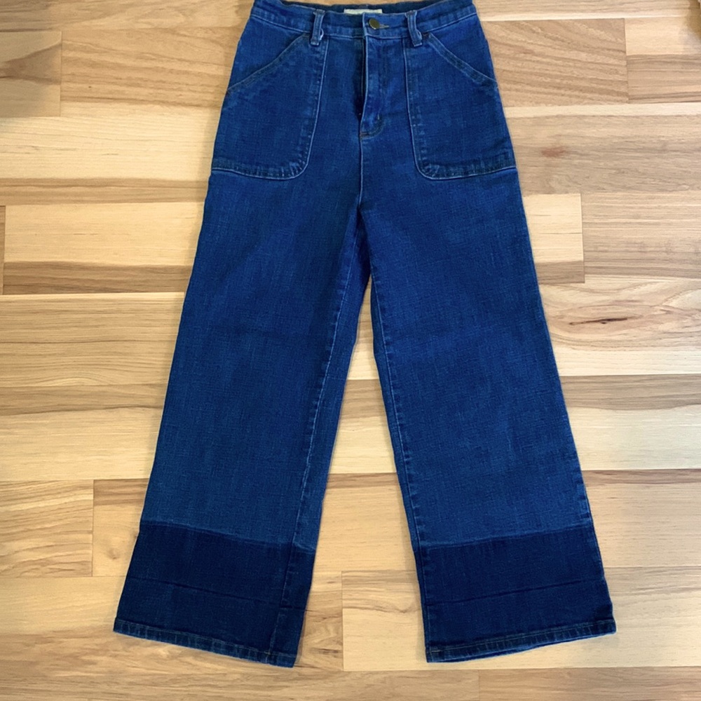 High-waisted, wide bottom, cropped jeans